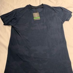 Alphalete men’s seamless blue camo T-shirt